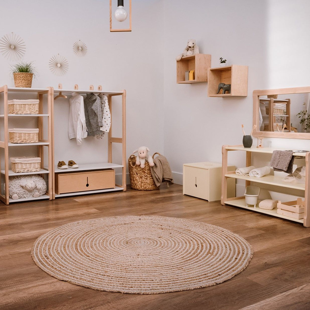 Wardrobe with shelf combined with maxi shelf - Montessori®
