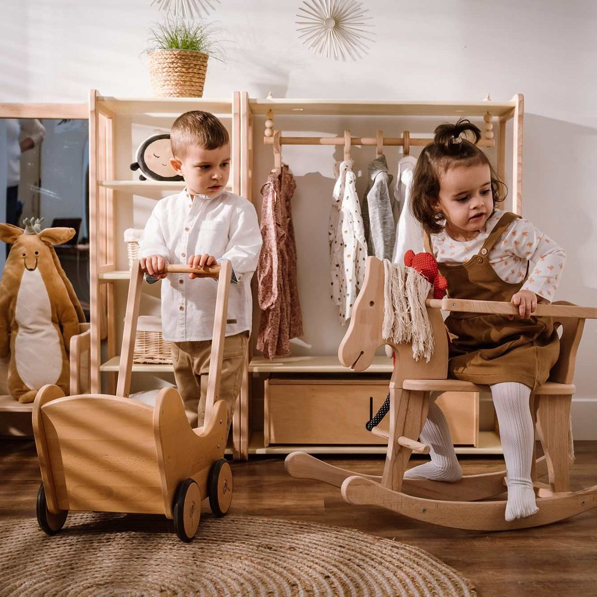 Montessori® inspired wardrobe with Maxi shelving for children&#39;s independence.