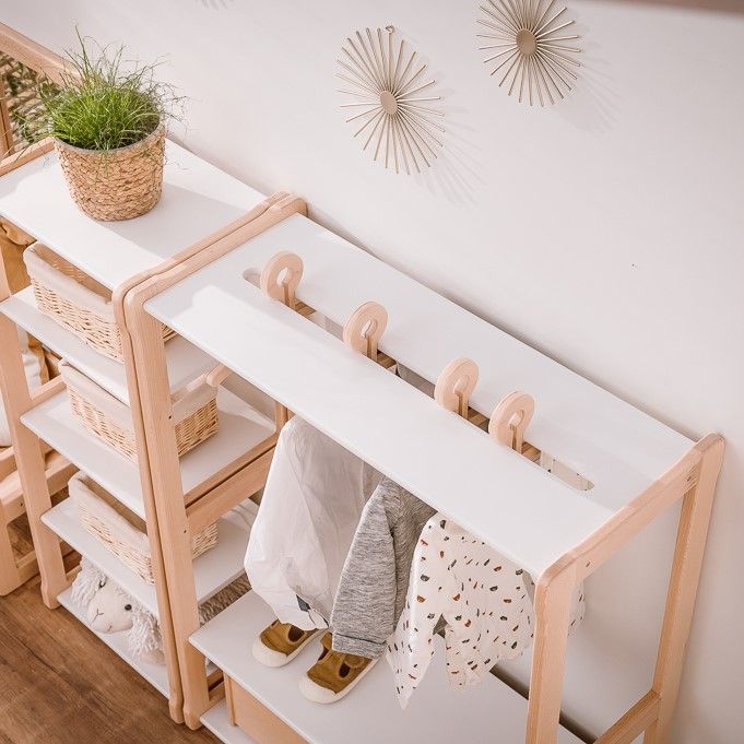 Cabide de madeira para guarda-roupa de criança - Montessori®