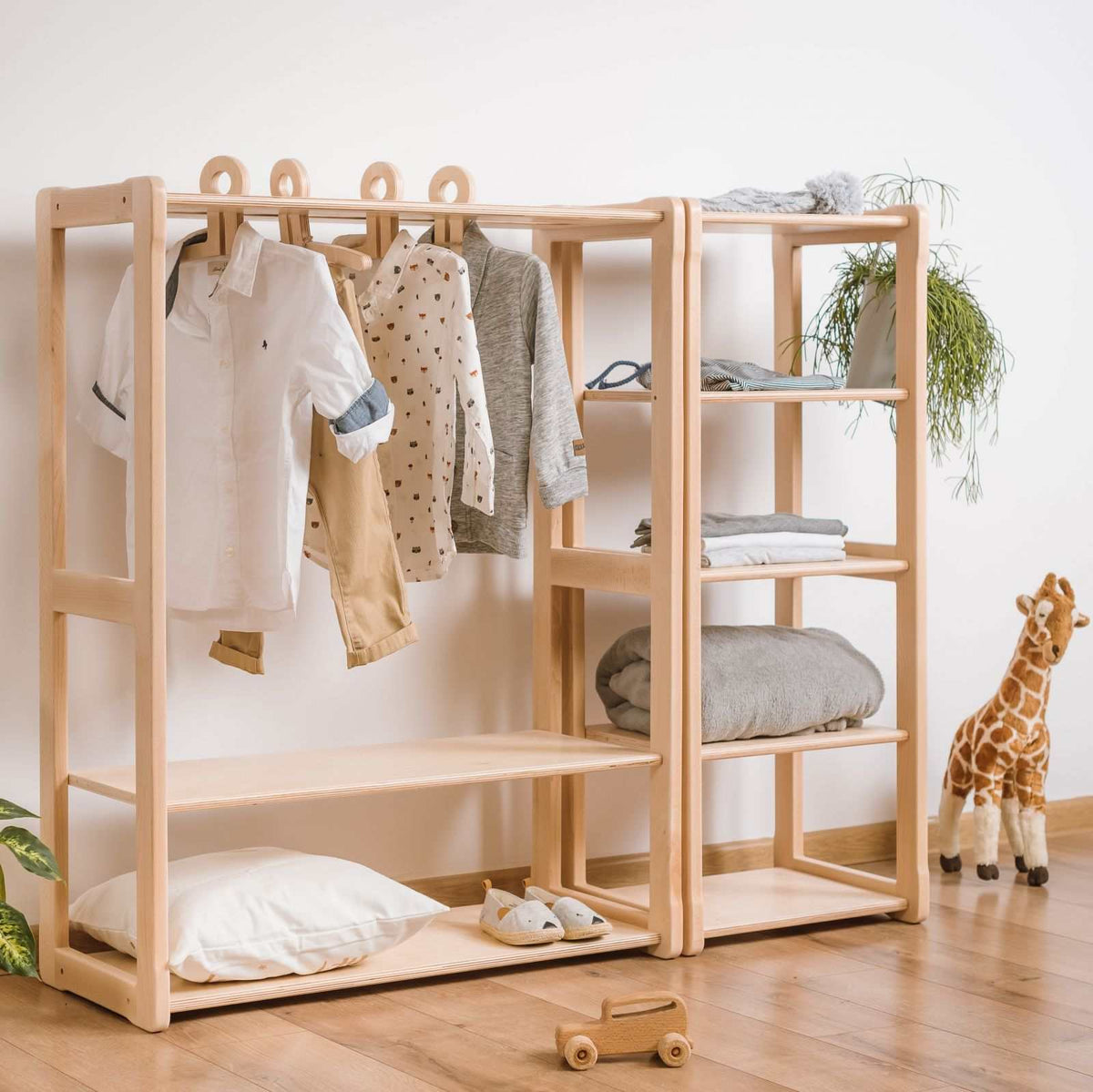 Garderobe mit Regal kombiniert mit Maxi-Regal - Montessori®