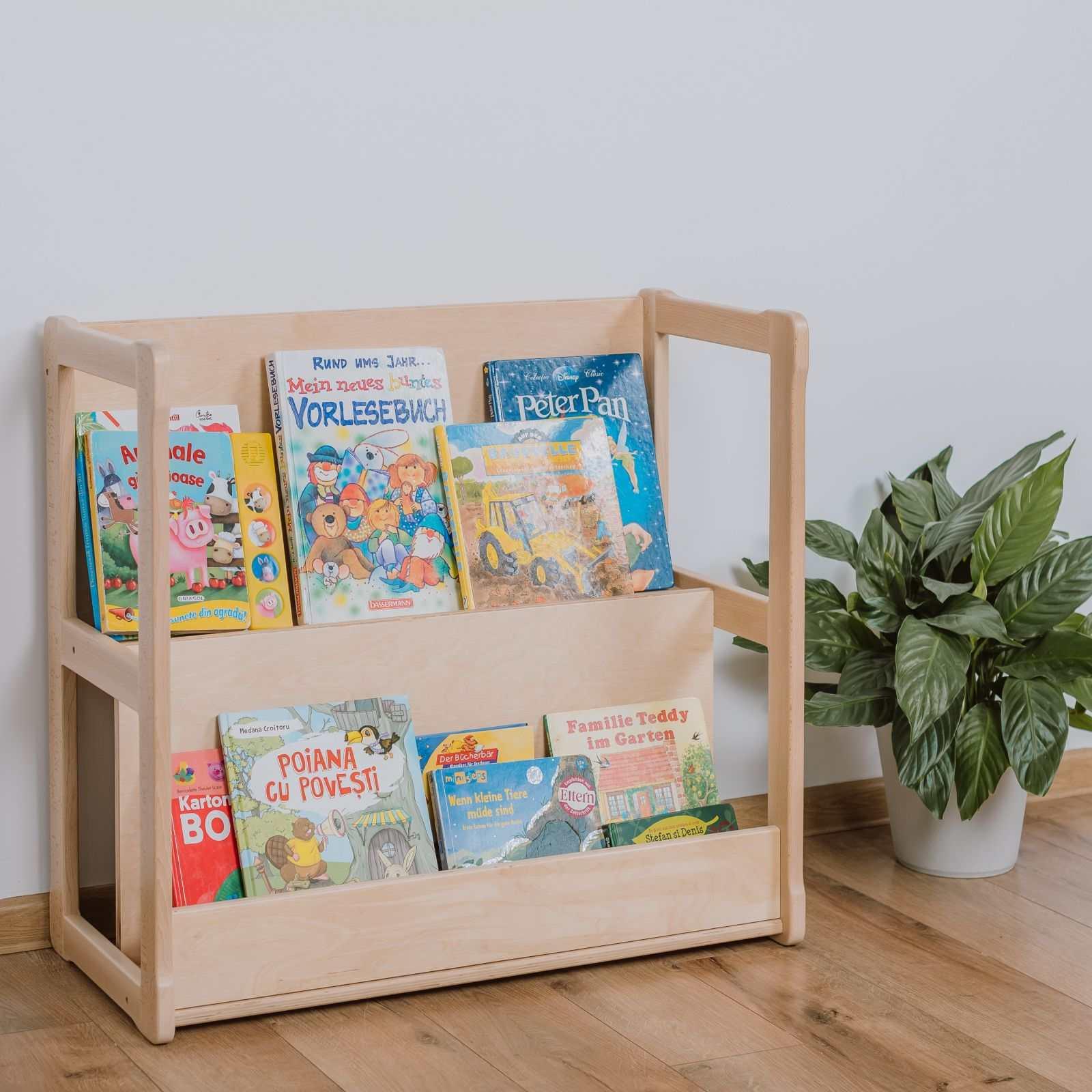 Montessori Bücherregal Midi aus massivem Buchenholz mit Kinderbüchern.