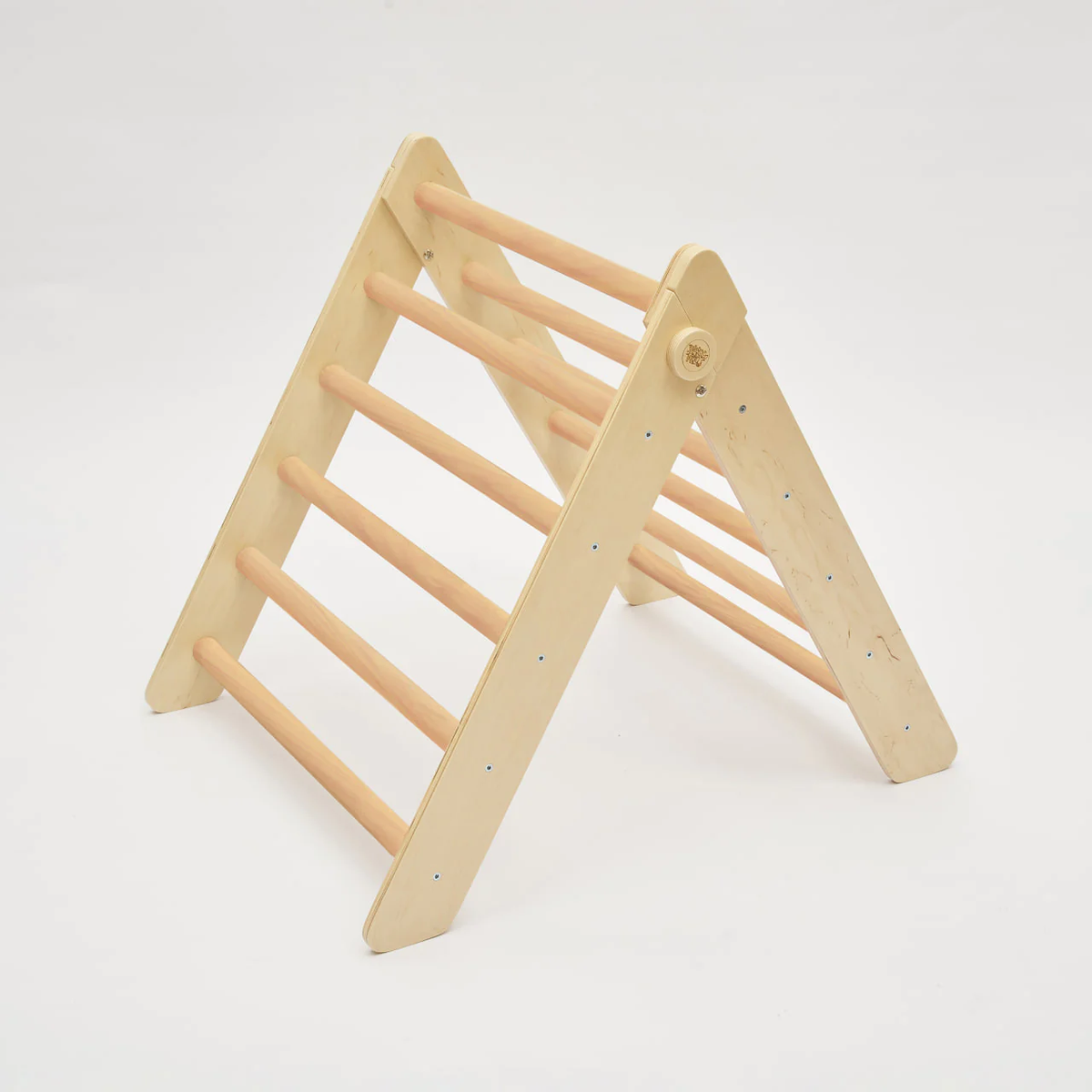 Pikler triangle climbing toy made of natural wood, uncoated, suitable for children&#39;s motor skills development.