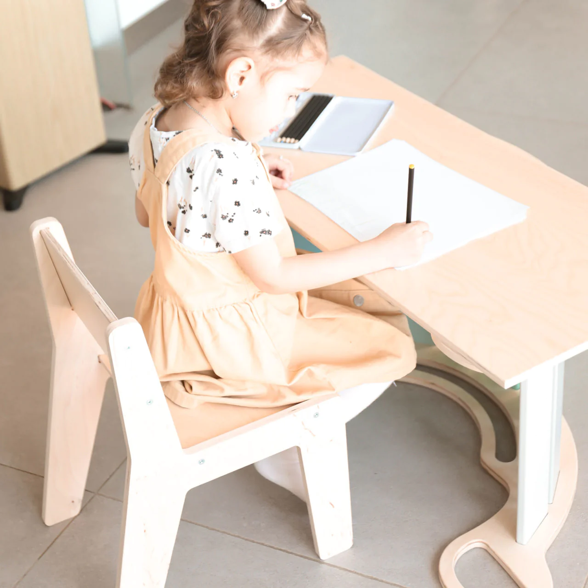 Set - Wippe / doppelseitiges Brett / Stuhl - Minze - Montessori.store