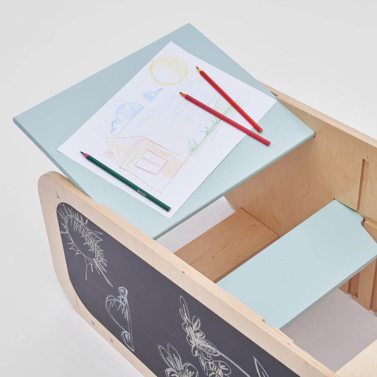 Multifunktionaler 5-in-1 Lernturm in Minze mit Zeichentafel und Spieltisch.