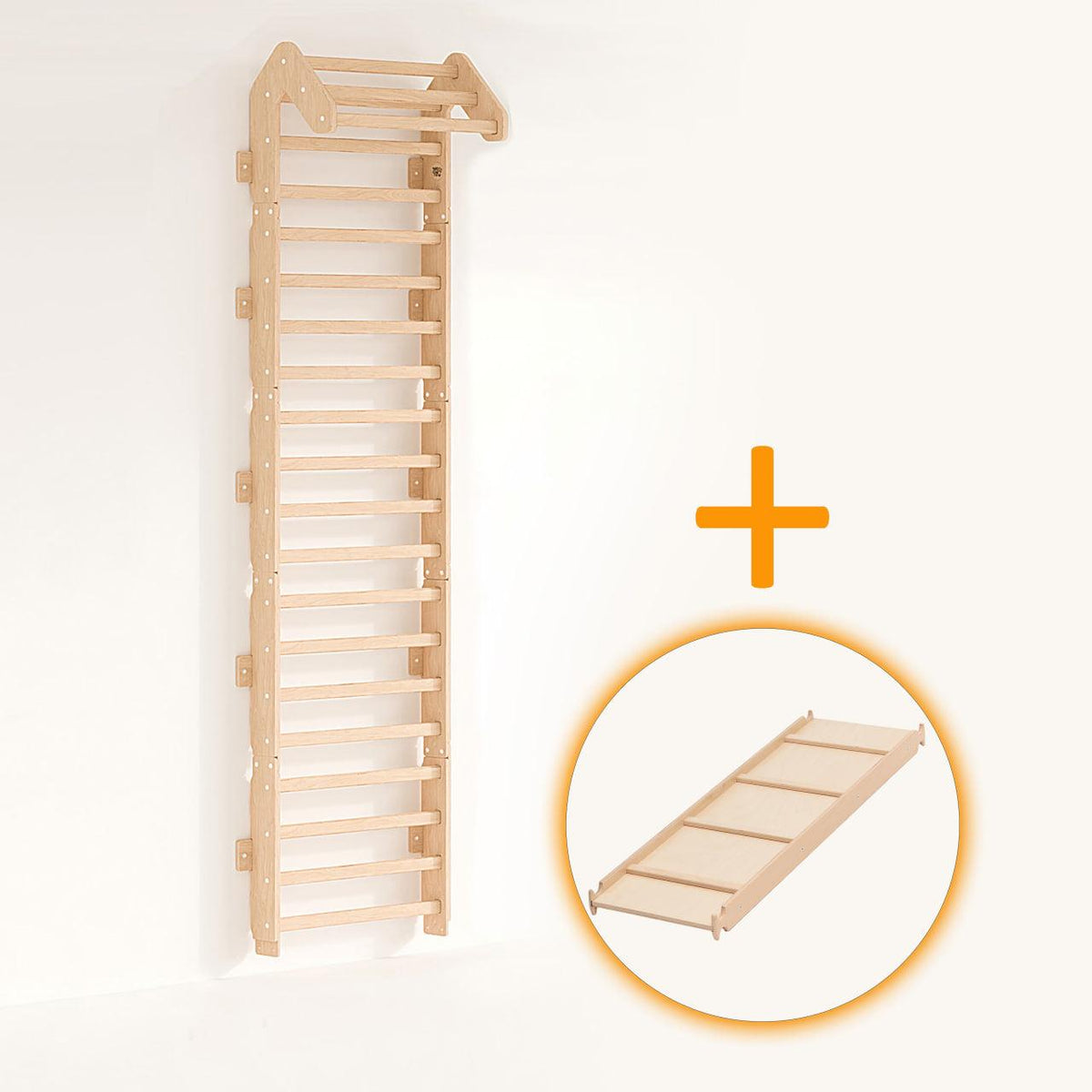 Set - Sprossenwand für Kinder mit doppelseitigem Brett, anpassbare Höhe, birkene Holzstruktur.